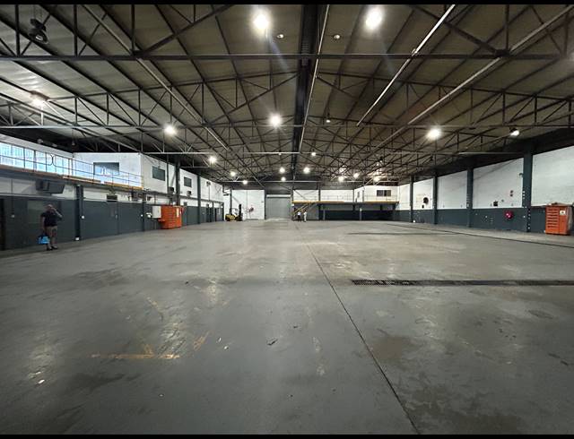 2,443M² WAREHOUSE TO LET IN EPPING INDUSTRIAL